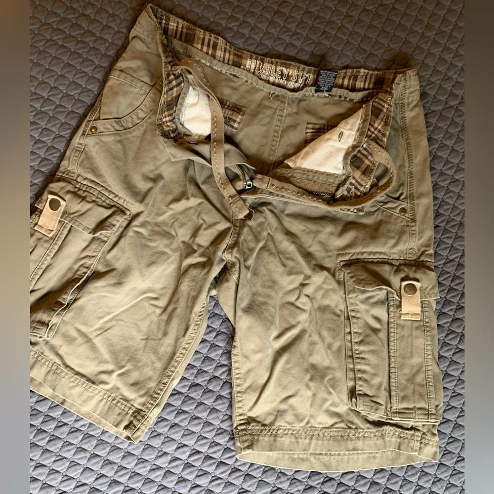 Cargo shorts, Men’s size 34 waist, Bailey’s Point
